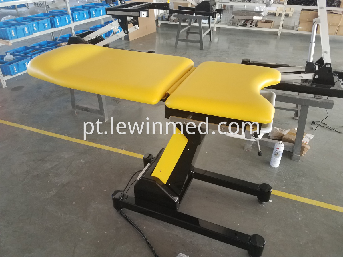 Hospital gynecological bed